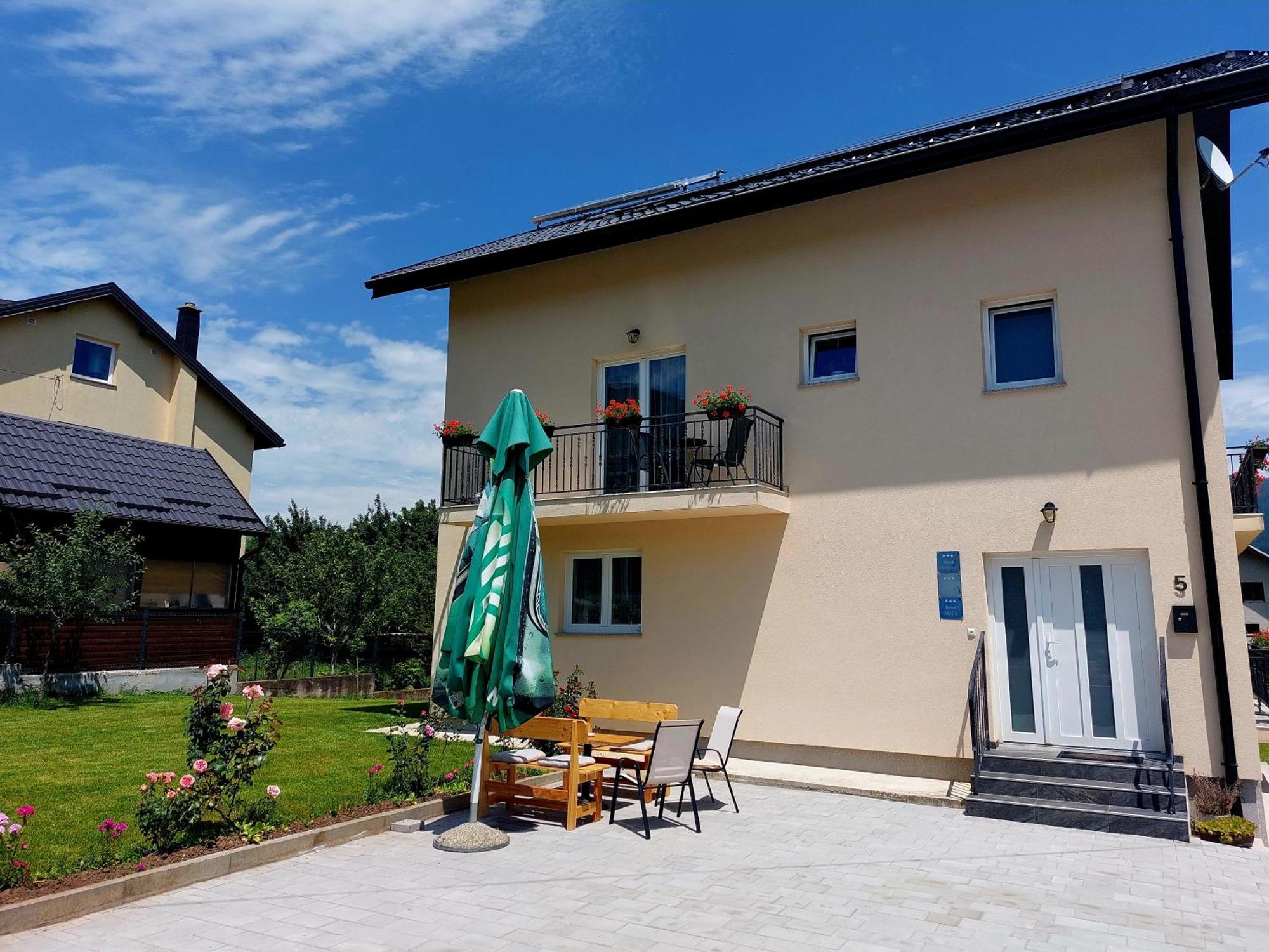Katarica Hotel Korenica Bagian luar foto